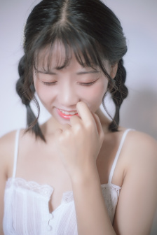 丰满女学生